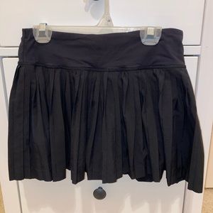 Black Pleated Lululemon Skirt Size 2
